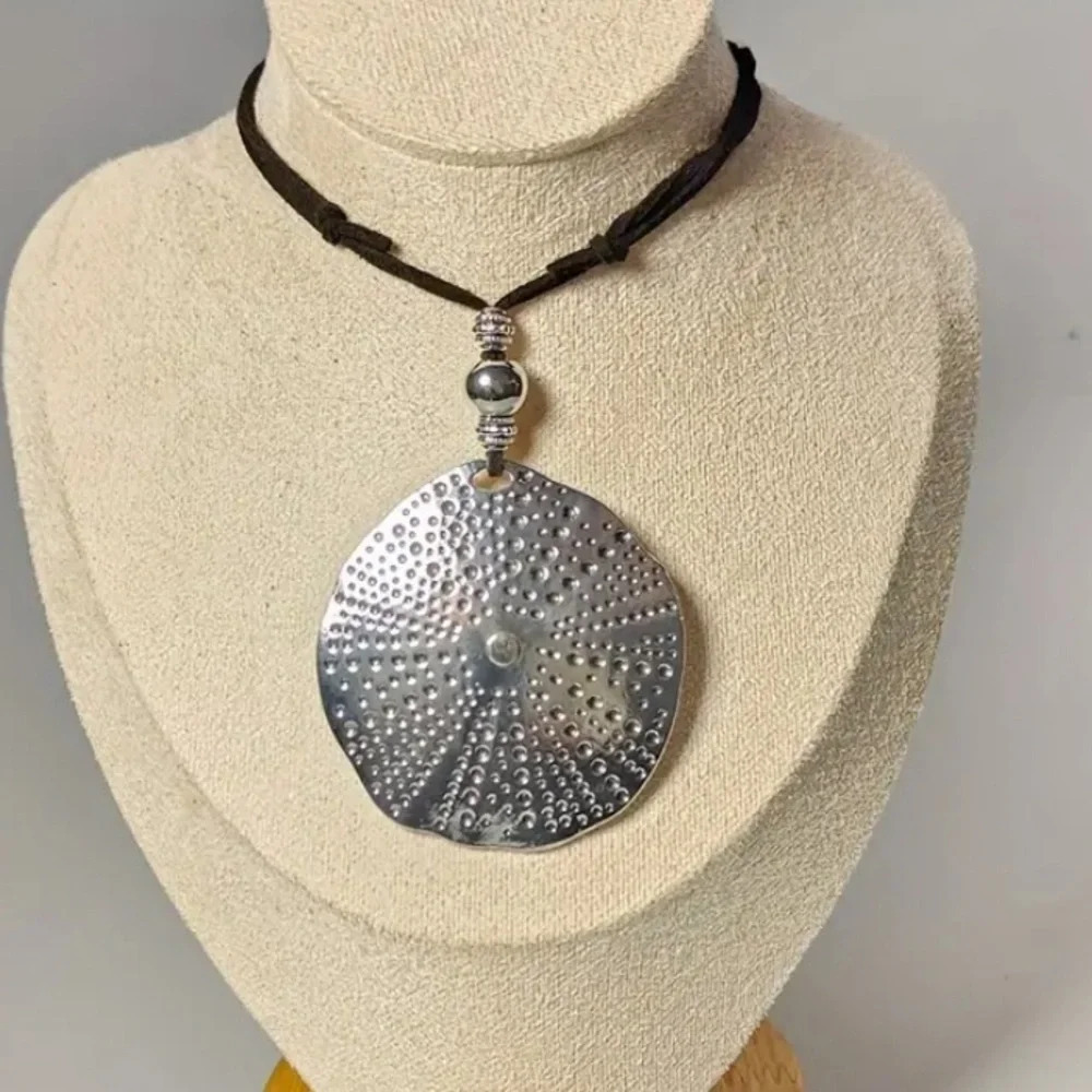 Silver Shell Boho Tribal Necklace - Picture 5 of 5